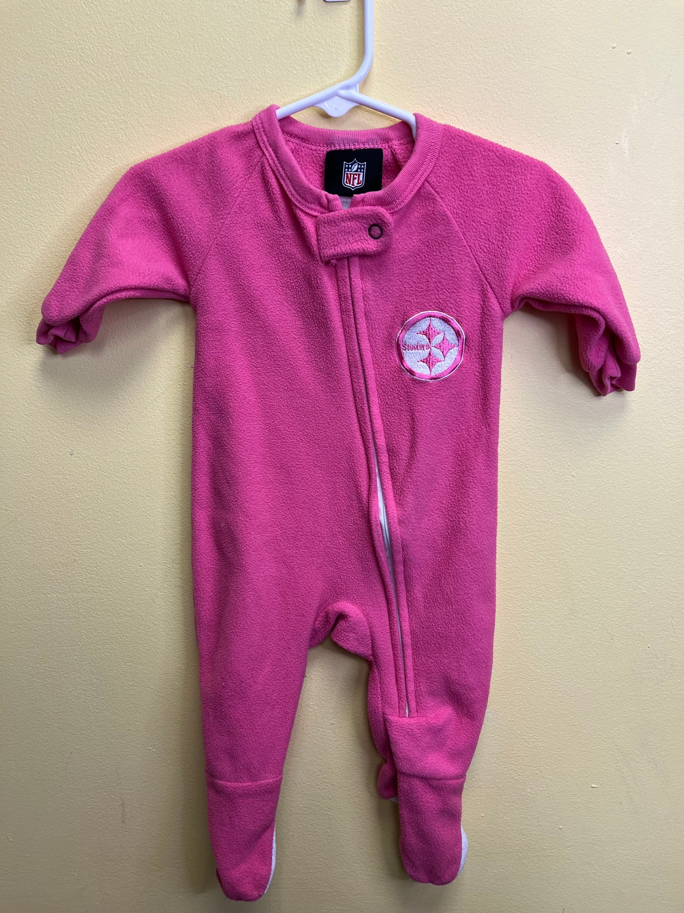 Girls 0-3 mo Pink Steelers Football Zipper Sleeper