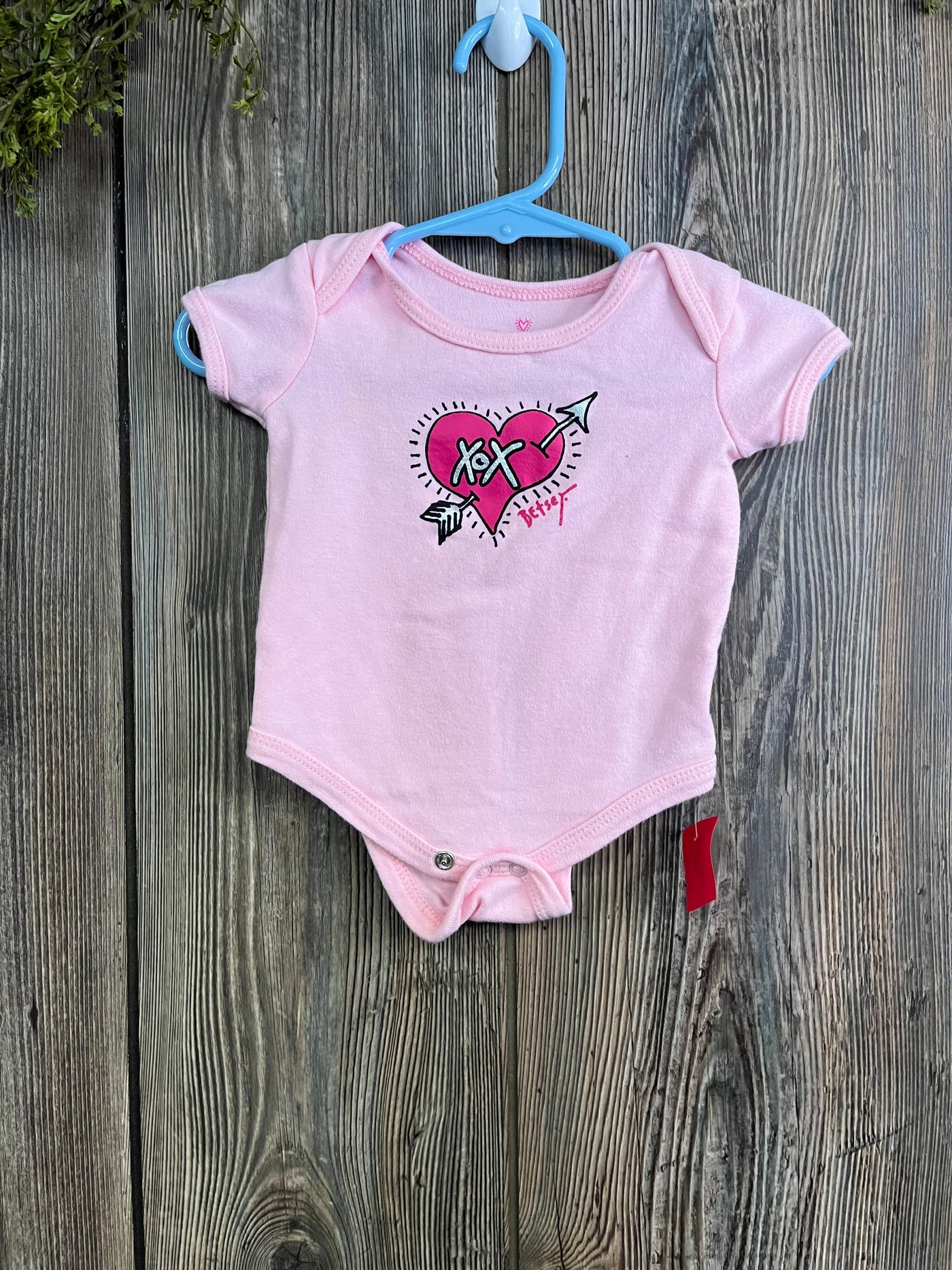 Girls 6 mo Pink with Hearts Onesie Betsey Johnson