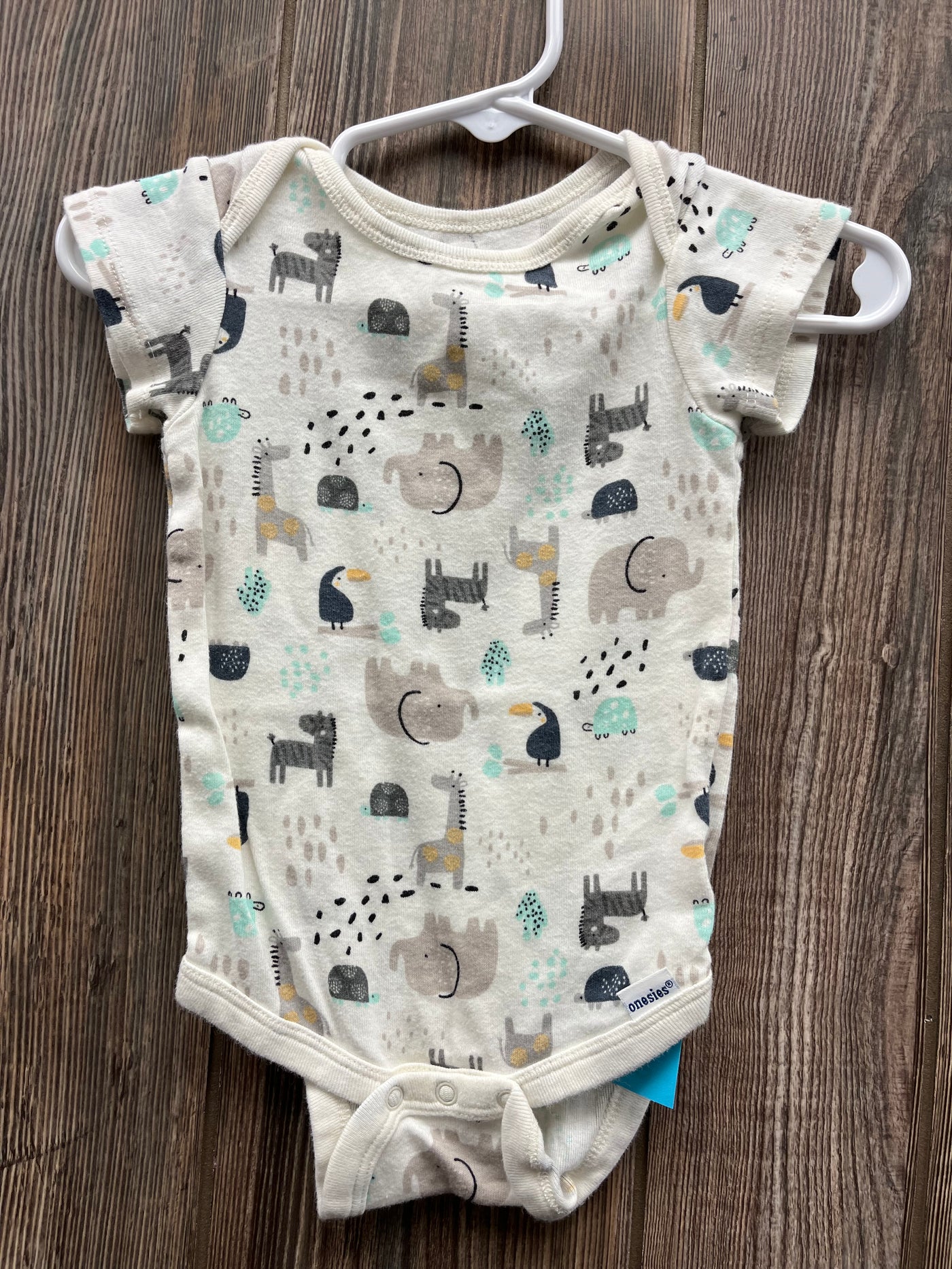 Boy 6-9 mo White with Green Gray Zoo Animals Short Sleeve Onesie