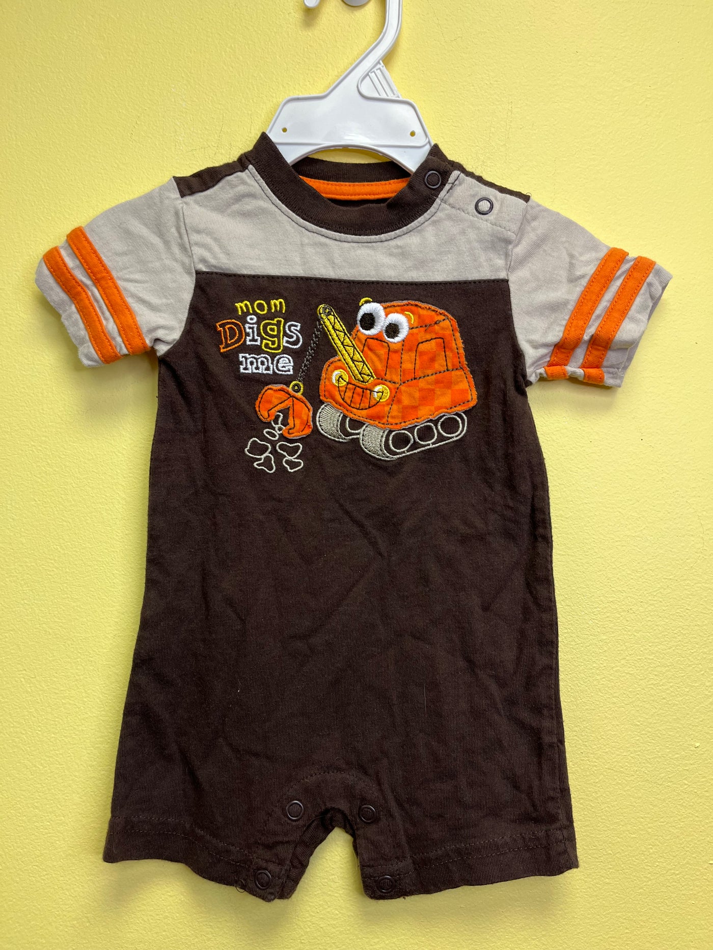 Boys 0-3 mo Brown Construction One-Piece Romper Outfit