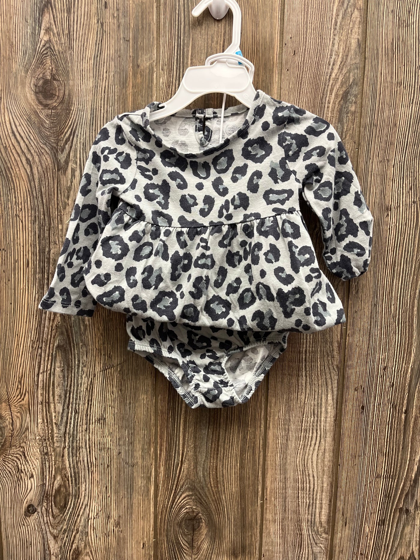 Girls 12 mo Cheetah Long Sleeve top and Bummies Outfit