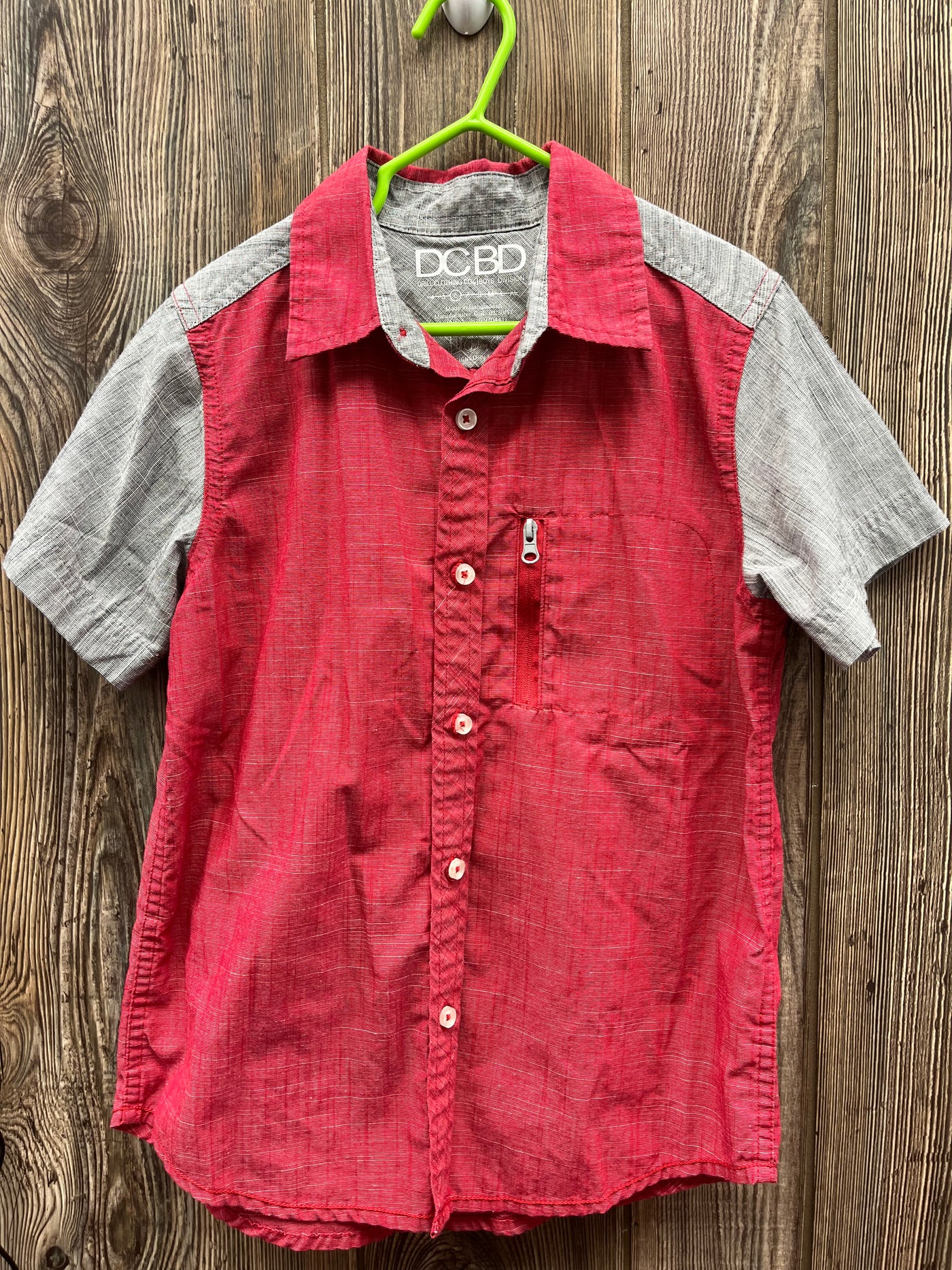 Boys 6 Red and Gray Short Sleeve Button-Down Shirt