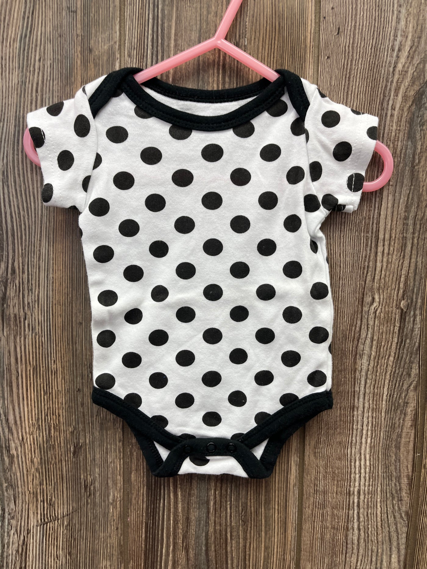 Girl 0-3 mo White Short Sleeve Onesie with Black Polka Dots