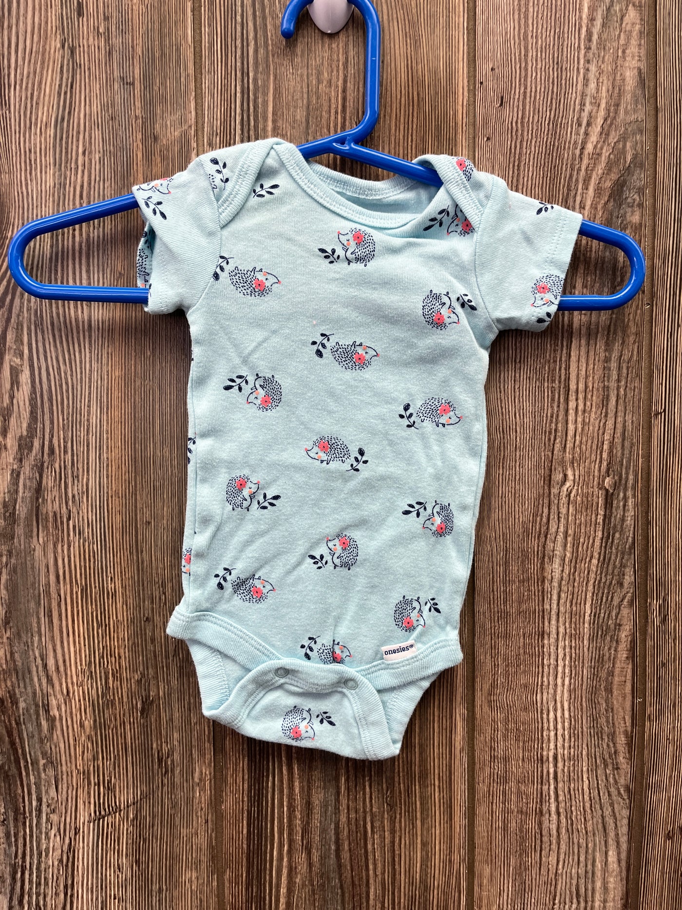 Girl 0-3 mo Gray Short Sleeve Onesie with Hedgehogs