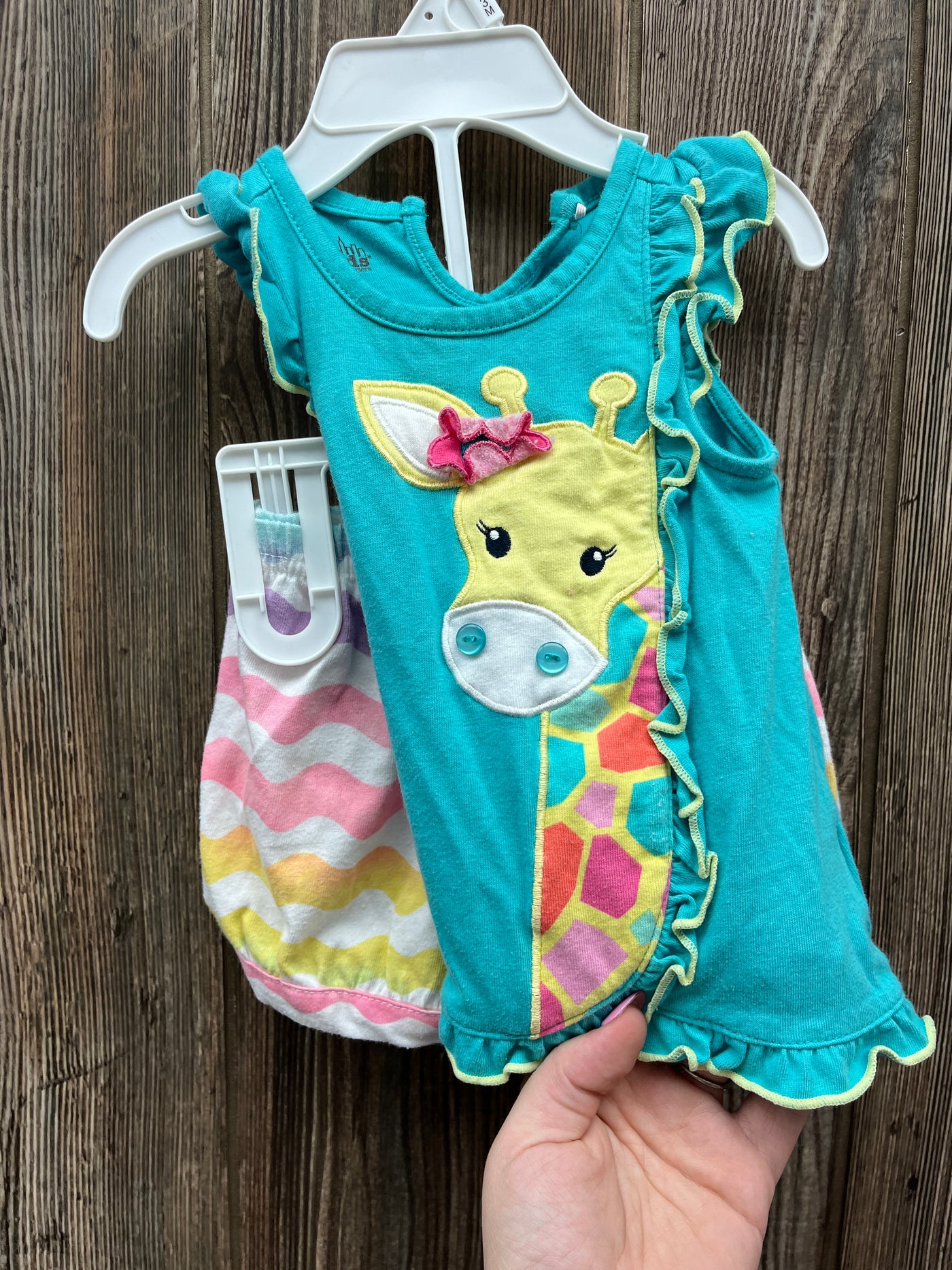 Girl 6-9 mo Shirt and Short Giraffe Outfit