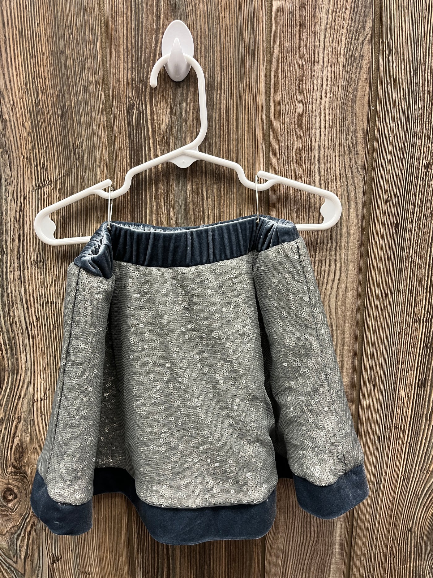 Girls 5T Silver Sparkly Skirt