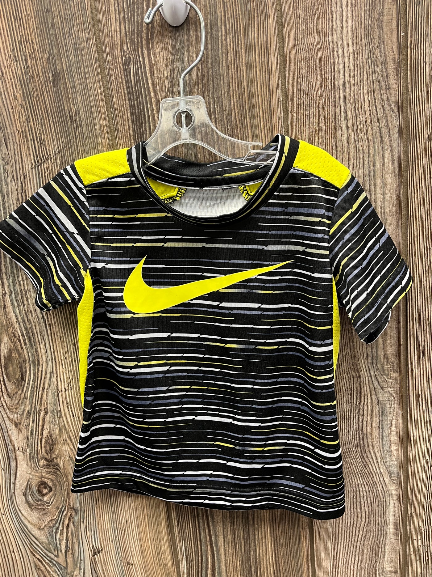 Boys 2T Black and Yellow Nike Short Sleeve Shirt