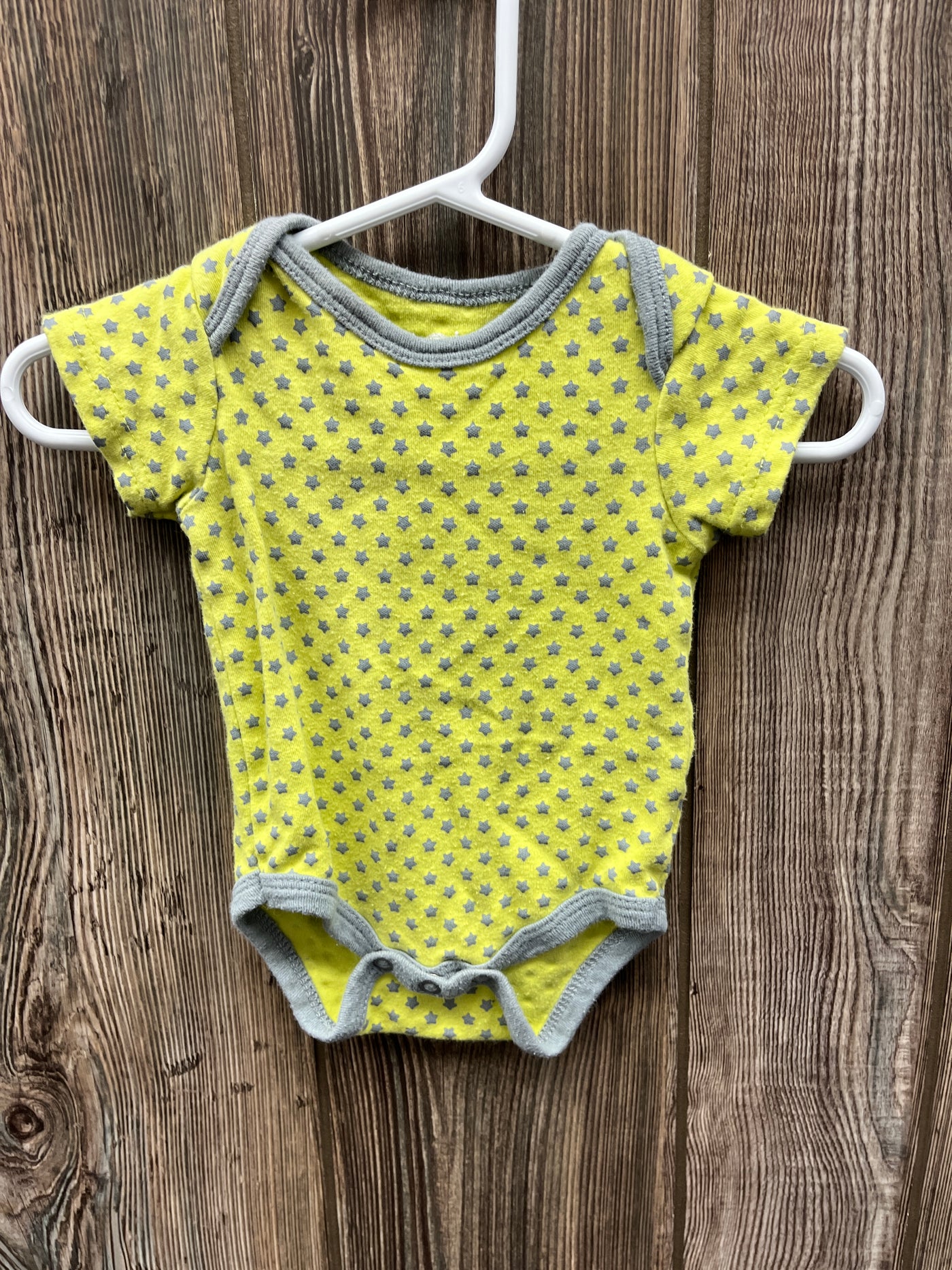 Boys 0-3 mo Yellow Short Sleeve Short Sleeve Onesie with Stars