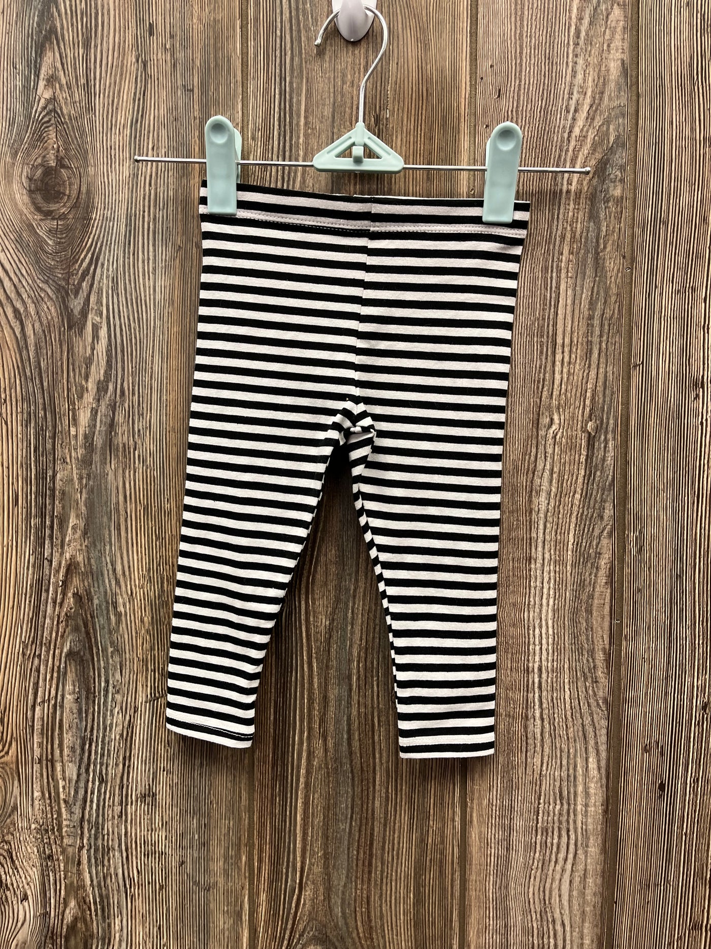 Girl 6-9 mo Black and White Stripped Pants Leggings