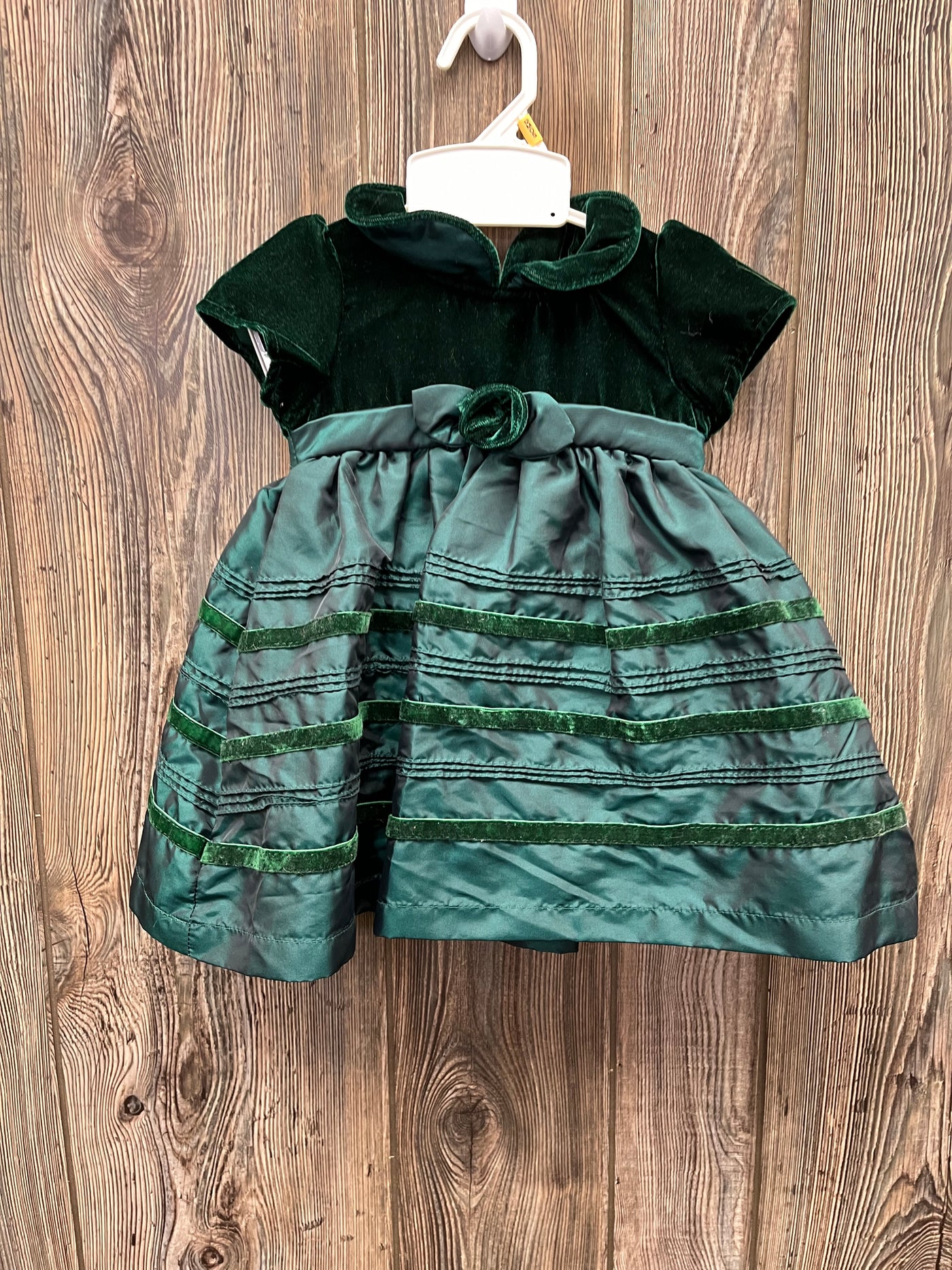 Girl 12 mo Green Velvet Dress