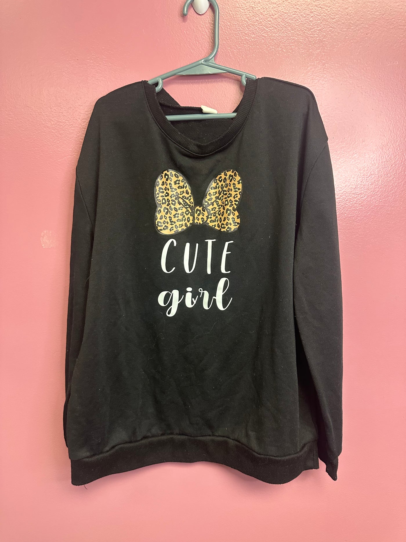 Girls 11/12 Black Sweatshirt with Cheetah Bow